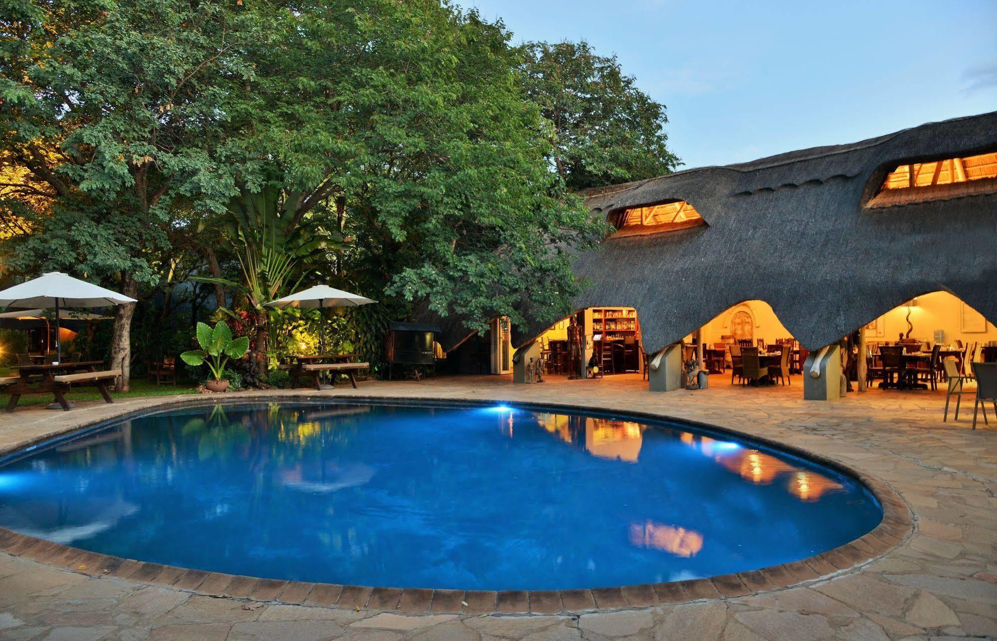 Bayete Guest Lodge Victoria Falls Exterior foto